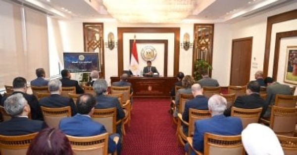 وزير الصناعة استراتيجية مصر الصناعية تستهدف زيادة الصادرات وجذب الاستثمارات التكنولوجية وزير الصناعة استراتيجية مصر الصناعية تستهدف زيادة الصادرات وجذب الاستثمارات التكنولوجية