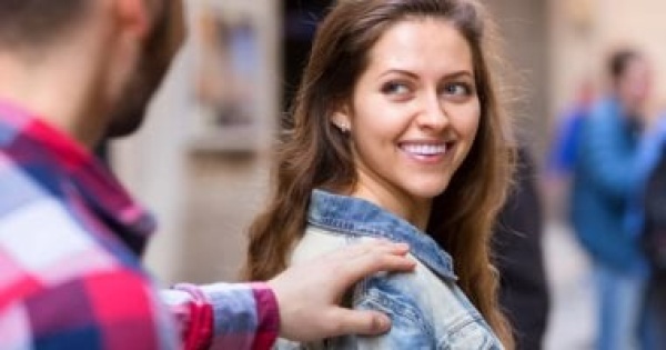 إزاى تخليه يشتاق لك من غير ما تجرى وراه 5 نصائح بسيطة لتملكى قلب الرجل إزاى تخليه يشتاق لك من غير ما تجرى وراه 5 نصائح بسيطة لتملكى قلب الرجل