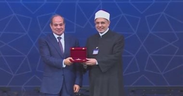 صناعة الشيوخ توجيهات الرئيس السيسى تعزز جسور الثقة بين القيادة والمواطن صناعة الشيوخ توجيهات الرئيس السيسى تعزز جسور الثقة بين القيادة والمواطن