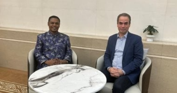 على هامش زيارته لبكين المسلماني يبحث التعاون الإعلامى مع وزير الإعلام الصومالى