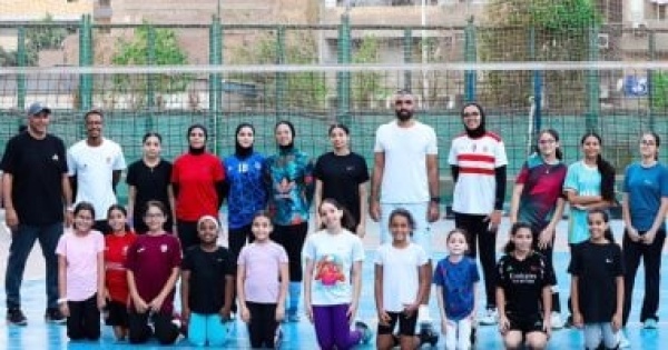 أحمد صلاح يدعم قطاع ناشئي الكرة الطائرة بنادي بتروجت صور أحمد صلاح يدعم قطاع ناشئي الكرة الطائرة بنادي بتروجت صور
