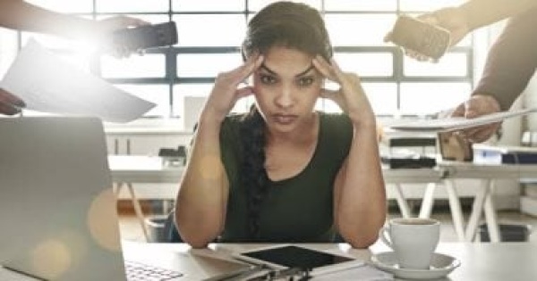 عزلة ولا وقت لنفسك اعرف إزاى تفرق بين الرعاية الذاتية وتخدير المشاعر عزلة ولا وقت لنفسك اعرف إزاى تفرق بين الرعاية الذاتية وتخدير المشاعر