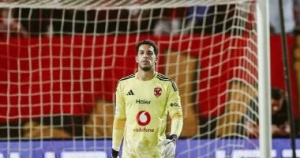 مصطفى شوبير يغلق ملف العروض الخارجية بعد تجديد عقده مع الأهلي مصطفى شوبير يغلق ملف العروض الخارجية بعد تجديد عقده مع الأهلي