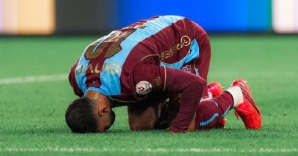ملك الأرقام القياسية محمد صلاح يسجل هدفا تاريخيا مع طرابزون سبور