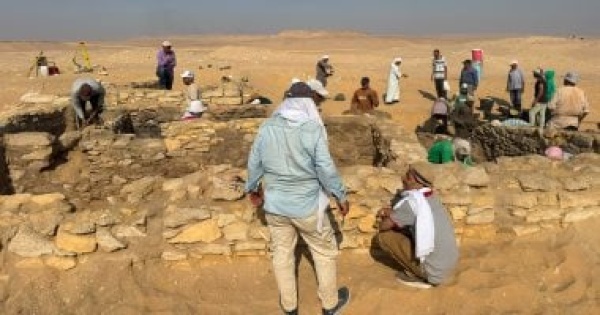 بدء فعاليات تدريب مفتشي الآثار على أحدث الأساليب العلمية في التنقيب صور