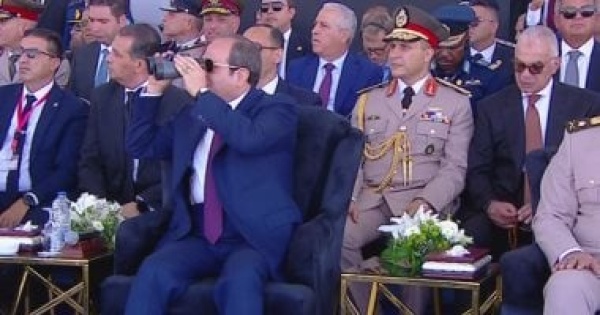 الرئيس السيسى ونظيره القبرصى يشاهدان عروضا جوية متميزة فى العلمين الرئيس السيسى ونظيره القبرصى يشاهدان عروضا جوية متميزة فى العلمين