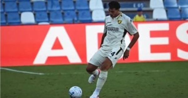 عمر فايد يطرق أبواب منتخب مصر بعد ظهوره مع فروزينوني