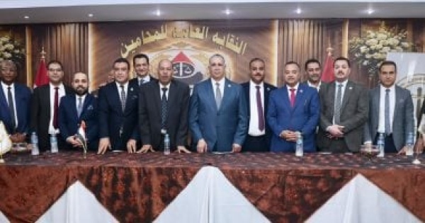 نقيب المحامين يكرم أبناء المحامين المتفوقين بحلوان ويؤكد دعم الأندية على رأس أولوياتنا نقيب المحامين يكرم أبناء المحامين المتفوقين بحلوان ويؤكد دعم الأندية على رأس أولوياتنا