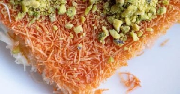 من مطابخ بغداد فى القرن الـ13 إلى التريند كيف وصلت الكنافة إلى شوكولاتة دبى من مطابخ بغداد فى القرن الـ13 إلى التريند كيف وصلت الكنافة إلى شوكولاتة دبى