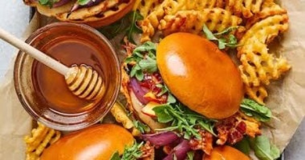 طريقة عمل ساندوتشات شهية من الفراخ البايتة طعمها أحلى من الجاهز