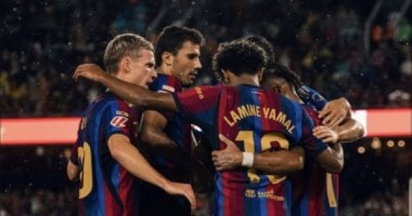 برشلونة ضد راسينج البارسا يكتسح 7 2 ويبتعد بصدارة الليجا في غياب حمزة عبد الكريم