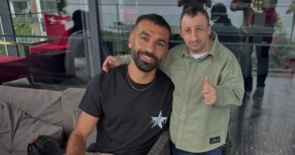 كوكسال بابا يلتقي محمد صلاح قبل قمة طرابزون وجالاتا سراي بالدوري التركي كوكسال بابا يلتقي محمد صلاح قبل قمة طرابزون وجالاتا سراي بالدوري التركي