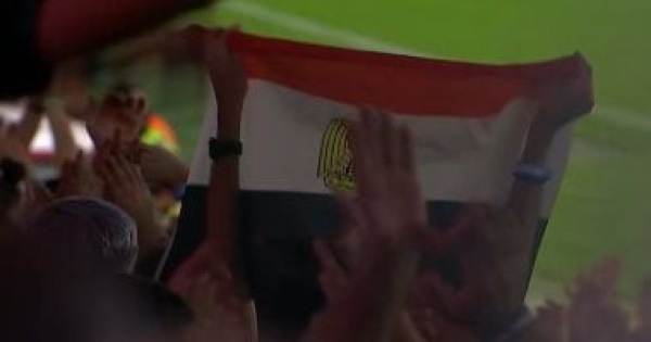 علم مصر يزين مدرجات طرابزون احتفالا بليلة محمد صلاح التاريخية علم مصر يزين مدرجات طرابزون احتفالا بليلة محمد صلاح التاريخية