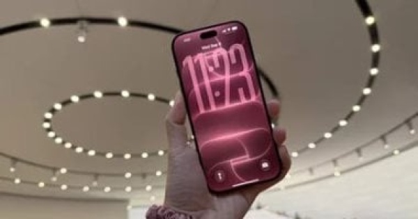 محمد الحارثى طرح iphone duo يشعل المنافسة وفخ الاستهلاك يهدد المستخدمين