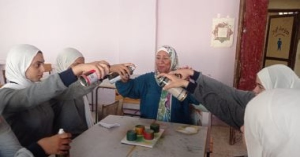 مجمع 15 مايو للفنون ينظم ورشة ميدانية لطالبات مدرسة 15 مايو الثانوية