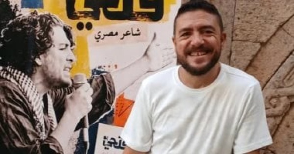 من نزار قبانى إلى وائل فتحى شعراء ينشرون دواوينهم ذاتي ا من نزار قبانى إلى وائل فتحى شعراء ينشرون دواوينهم ذاتي ا