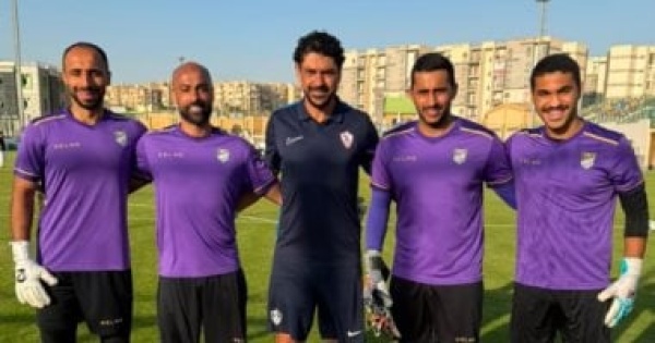 أيمن الطويل مدربا لحراس مرمى الساحل الكويتي في معسكره بالقاهرة