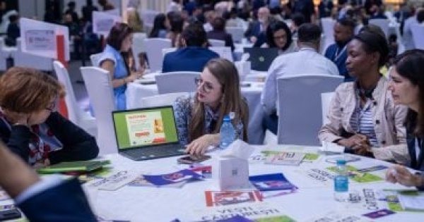 مشاركون بـ الشارقة للموزعين المؤتمر يتمتع بزخم وتنوع فى المشاركات مشاركون بـ الشارقة للموزعين المؤتمر يتمتع بزخم وتنوع فى المشاركات