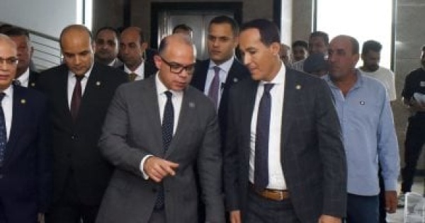 الرئيس التنفيذى للهيئة العامة للاستثمار يتفقد مركز خدمات المستثمرين بجمصة الرئيس التنفيذى للهيئة العامة للاستثمار يتفقد مركز خدمات المستثمرين بجمصة