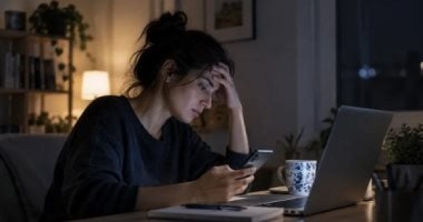 حاسس بحزن دائم ومش عارف السبب 4 عادات يومية تستنزف صحتك النفسية