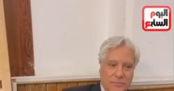 عبد الناصر محمد يساند مدحت عبد الهادي فى عزاء والدته فيديو عبد الناصر محمد يساند مدحت عبد الهادي فى عزاء والدته فيديو