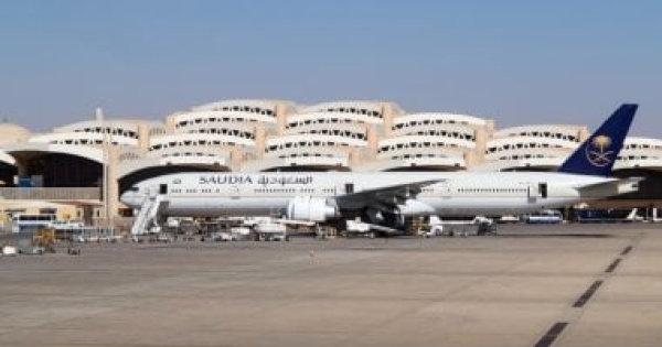 مراسل القاهرة الإخبارية تعليق العمليات التشغيلية بمطار الملك خالد في الرياض بعد استهداف الصالة رقم 3 مراسل القاهرة الإخبارية تعليق العمليات التشغيلية بمطار الملك خالد في الرياض بعد استهداف الصالة رقم 3