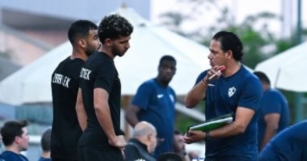 الزمالك يحذر إبراهيم صلاح من الانفعال الزائد بعد تكرار الطرد الزمالك يحذر إبراهيم صلاح من الانفعال الزائد بعد تكرار الطرد