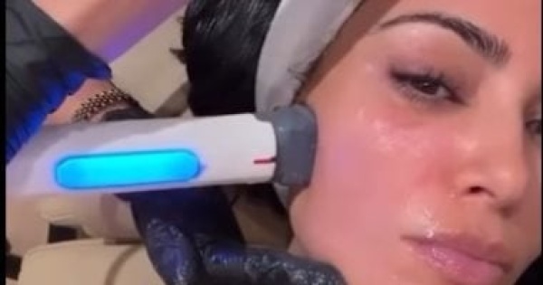 أحدث صيحات التجميل تعرفى على تقنية شد وجه جديدة تحظى بإشادة كيم كارداشيان