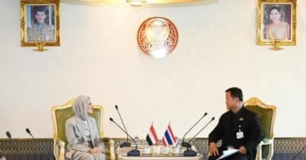 وكيل اقتصادية الشيوخ تبحث مع رئيس لجنة الصناعة التايلاندي تعزيز التعاون وكيل اقتصادية الشيوخ تبحث مع رئيس لجنة الصناعة التايلاندي تعزيز التعاون