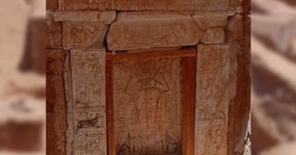 مرثية مؤثرة لرجل من مصر القديمة قصيدة عمرها 1700 سنة