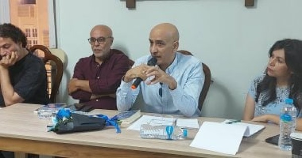 نقاد خلال مناقشة كل الألوان أزرق لمجدى القشاوى نصوص تتجاوز الحكاية المباشرة