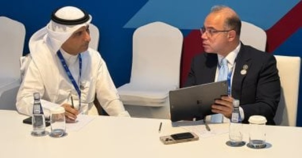 وزير الاستثمار يبحث مع وزير الدولة للشؤون الاقتصادية بالكويت سبل تعزيز التعاون