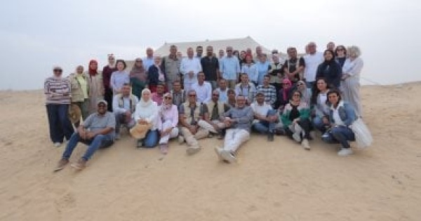 وزير السياحة والآثار يتفقد أعمال التدريب بمدرسة الحفائر للمبتدئين بمنطقة آثار سقارة وزير السياحة والآثار يتفقد أعمال التدريب بمدرسة الحفائر للمبتدئين بمنطقة آثار سقارة