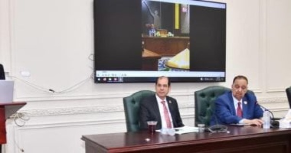 إتقان العربية شرط للتوظيف يوسف عامر يطرح روشتة لحماية لغة الضاد وضبط لافتات المحلات