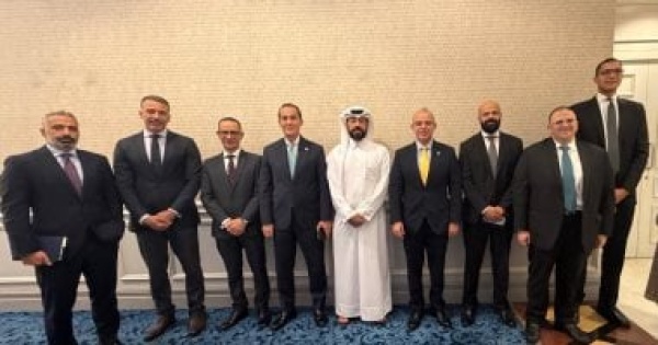 وزير الاستثمار يبحث مع شركات أعمال القابضة و قطر للتعدين و الصناعات التحويلية القطرية فرص الاستثمار فى مصر