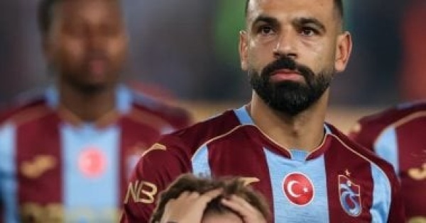 لمسة وابتسامة وصورة للذكرى محمد صلاح يصنع لحظة استثنائية لطفل تركي لمسة وابتسامة وصورة للذكرى محمد صلاح يصنع لحظة استثنائية لطفل تركي