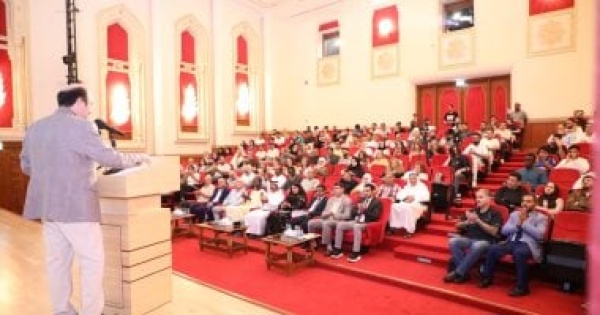 وجدانيات تعبق بالشوق والحنين فى قصائد بيت الشعر بالشارقة صور