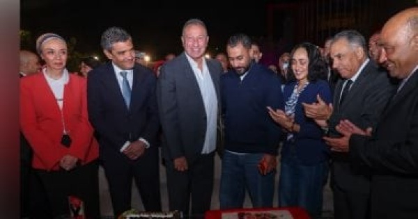 احتفال خاص بعيد ميلاد محمود الخطيب فى النادى الأهلى صورة احتفال خاص بعيد ميلاد محمود الخطيب فى النادى الأهلى صورة