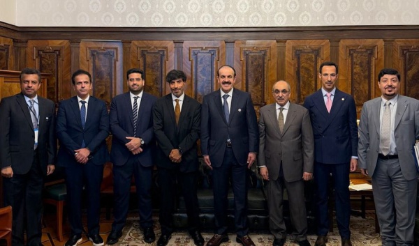 وزير المالية يلتقي الكفاءات الكويتية العاملة بصندوق أوبك للتنمية الدولية في النمسا وزير المالية يلتقي الكفاءات الكويتية العاملة بصندوق أوبك للتنمية الدولية في النمسا