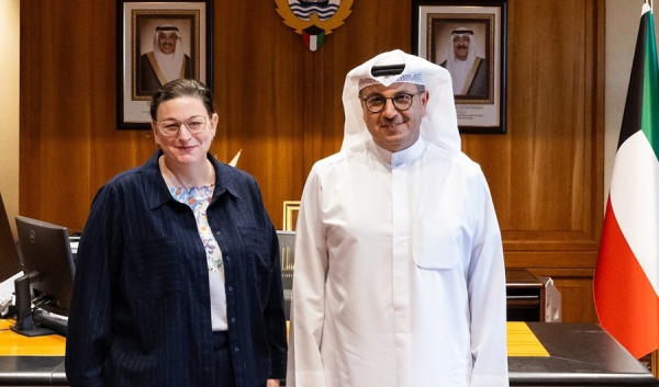 وزير الكهرباء يبحث مع سفيرة كندا تعزيز التعاون بمجالات الطاقة والمياه وزير الكهرباء يبحث مع سفيرة كندا تعزيز التعاون بمجالات الطاقة والمياه