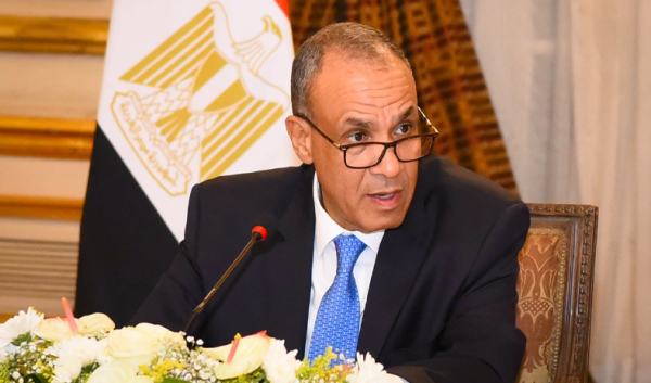 وزير الخارجية المصري يبحث مع عدد من نظرائه العرب مستجدات الأوضاع بالمنطقة وزير الخارجية المصري يبحث مع عدد من نظرائه العرب مستجدات الأوضاع بالمنطقة