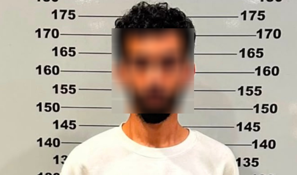 ضبط المتهم الهارب في قضية مساعدة خروج شخص من البلاد بصورة غير مشروعة ضبط المتهم الهارب في قضية مساعدة خروج شخص من البلاد بصورة غير مشروعة