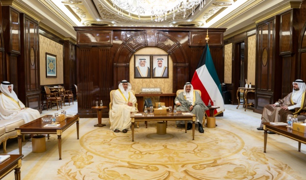 رئيس الوزراء يستقبل سفيري دولة الإمارات العربية المتحدة والجمهورية اللبنانية رئيس الوزراء يستقبل سفيري دولة الإمارات العربية المتحدة والجمهورية اللبنانية