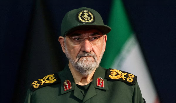 وسائل إعلام رسمية عن رضائي إيران ستعلن منطقة محظورة خارج مضيق هرمز وسائل إعلام رسمية عن رضائي إيران ستعلن منطقة محظورة خارج مضيق هرمز