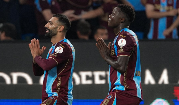 محمد صلاح يقود طرابزون لفوز تاريخي على غلطة سراي