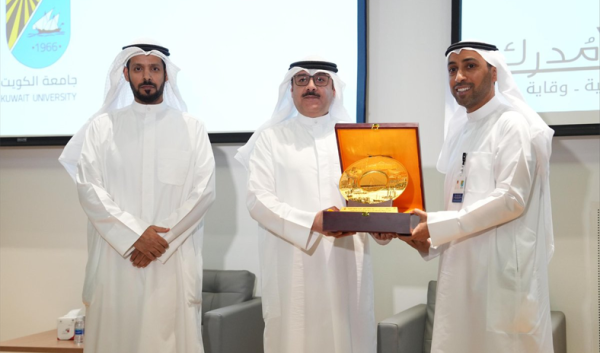 وكيل الشؤون الإسلامية يفتتح حملة كن مدرك للوقاية من مخاطر المخدرات في جامعة الكويت