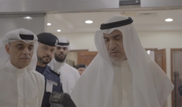 اليوسف دعم مسيرة التطوير والارتقاء بمستوى العمل في الأدلة الجنائية اليوسف دعم مسيرة التطوير والارتقاء بمستوى العمل في الأدلة الجنائية