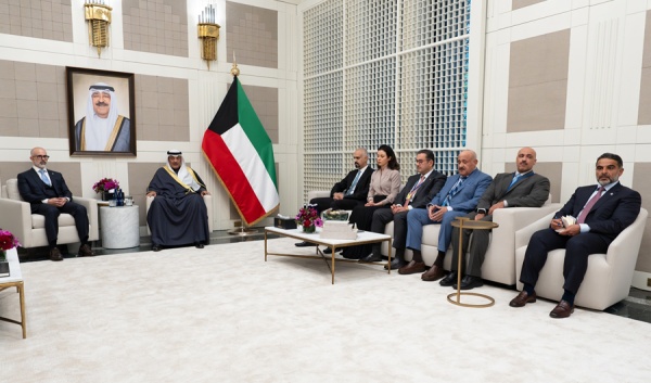 سمو ولي العهد يلتقي رؤساء المكاتب الفنية وأعضاء وفد دولة الكويت الدائم لدى الأمم المتحدة سمو ولي العهد يلتقي رؤساء المكاتب الفنية وأعضاء وفد دولة الكويت الدائم لدى الأمم المتحدة