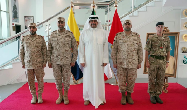 وزير الدفاع حريصون على تطوير منظومة التأهيل والتدريب العسكري وفق أحدث المفاهيم والأساليب وزير الدفاع حريصون على تطوير منظومة التأهيل والتدريب العسكري وفق أحدث المفاهيم والأساليب