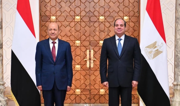 السيسي يؤكد خلال اتصال بالعليمي دعم مصر لأمن واستقرار اليمن ووحدة أراضيه